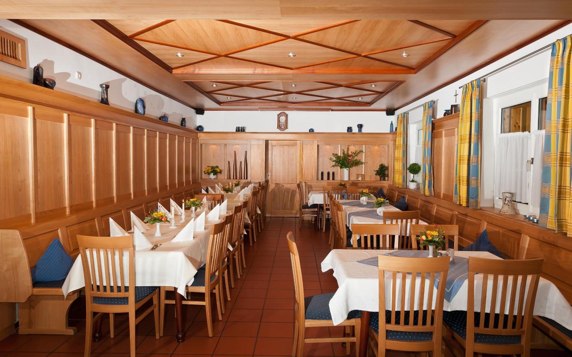 Obertraubling Hotel Gasthof Stocker מראה חיצוני תמונה