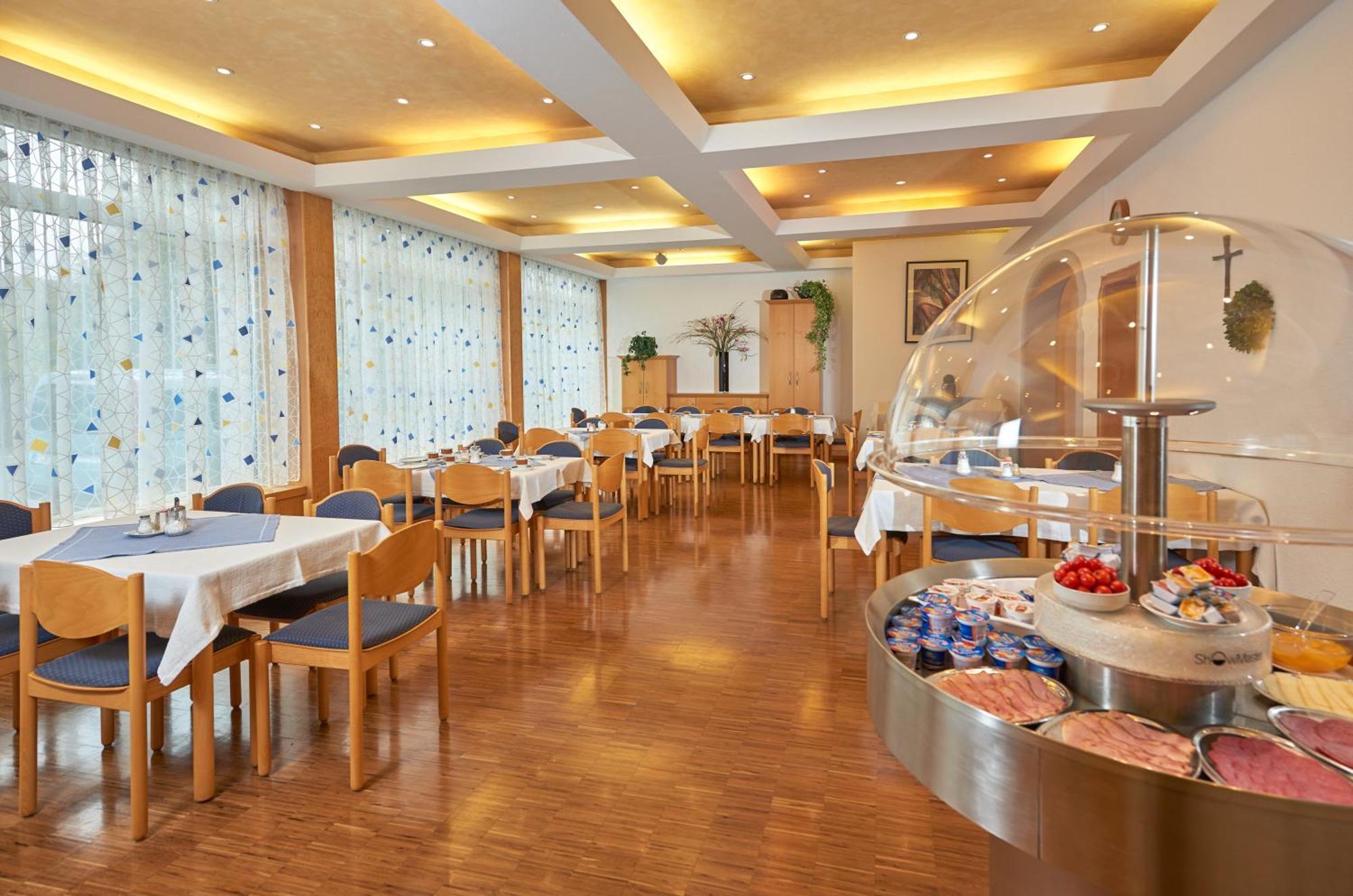 Obertraubling Hotel Gasthof Stocker מראה חיצוני תמונה
