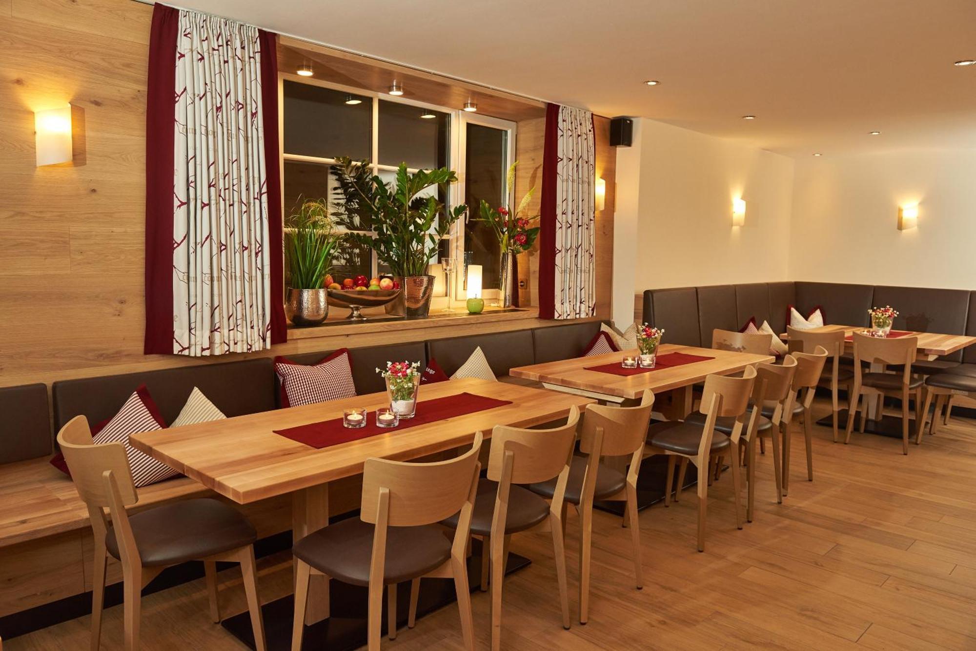 Obertraubling Hotel Gasthof Stocker מראה חיצוני תמונה