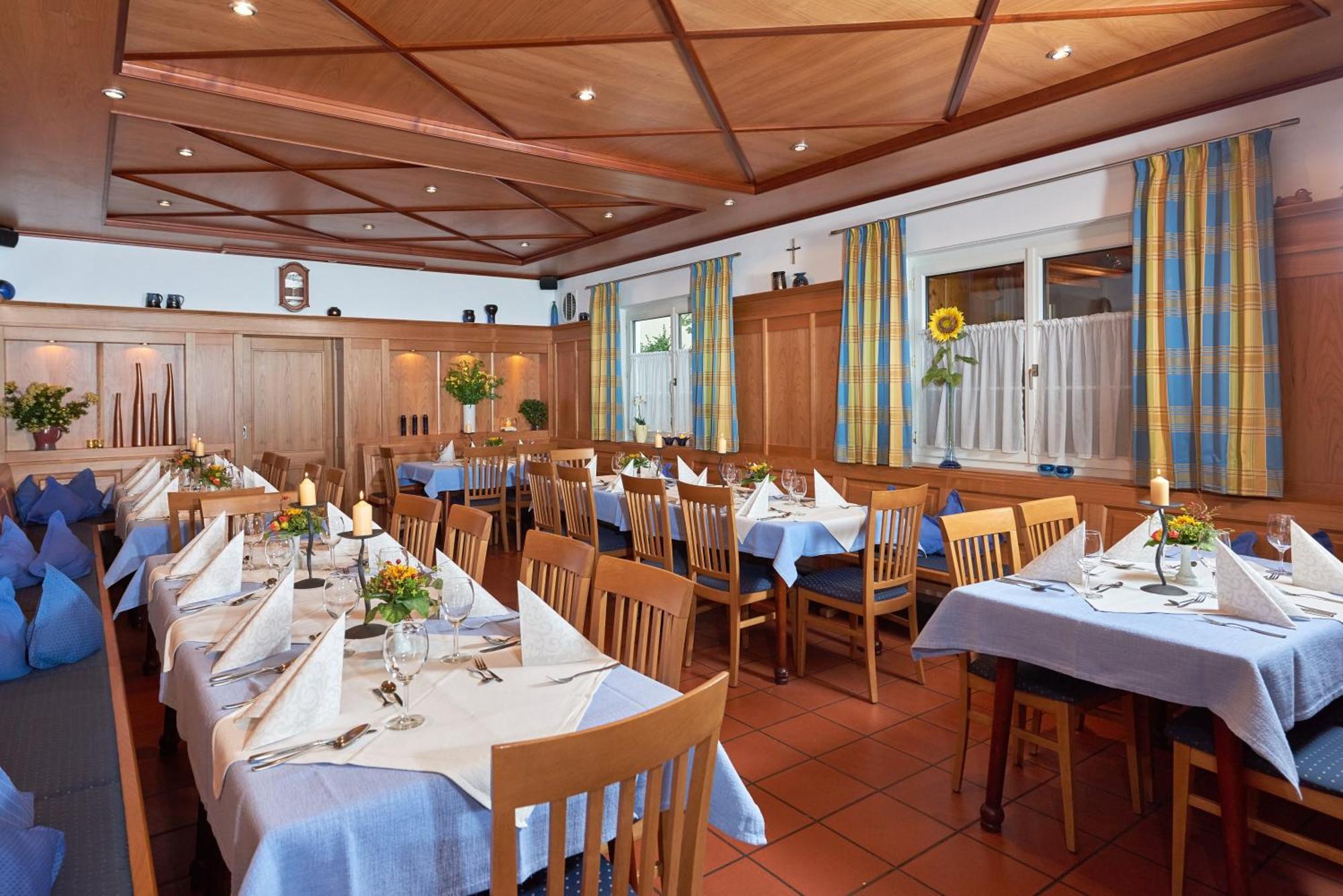 Obertraubling Hotel Gasthof Stocker מראה חיצוני תמונה