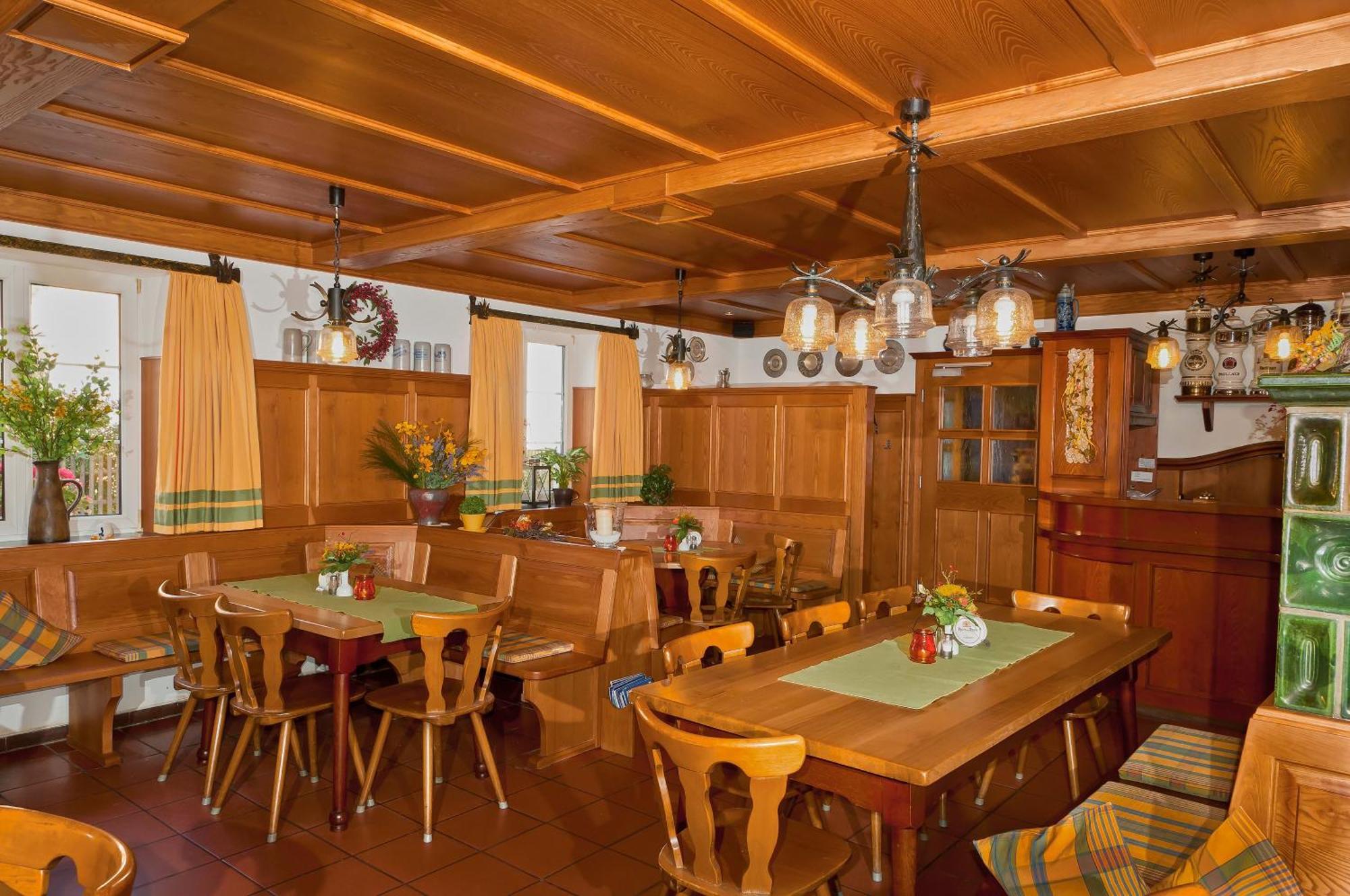 Obertraubling Hotel Gasthof Stocker מראה חיצוני תמונה