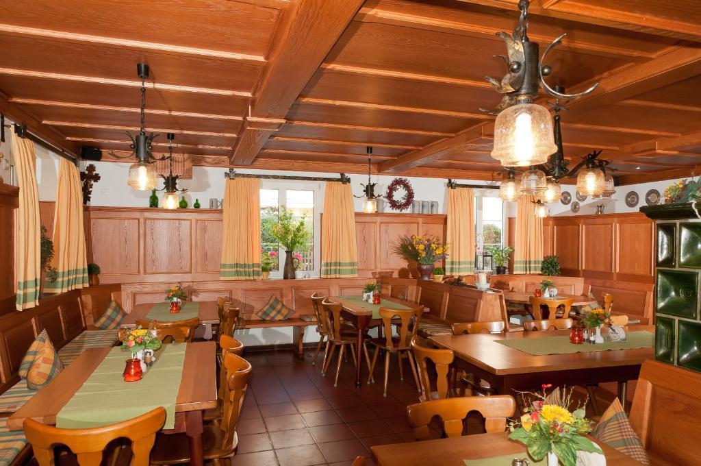 Obertraubling Hotel Gasthof Stocker מראה חיצוני תמונה