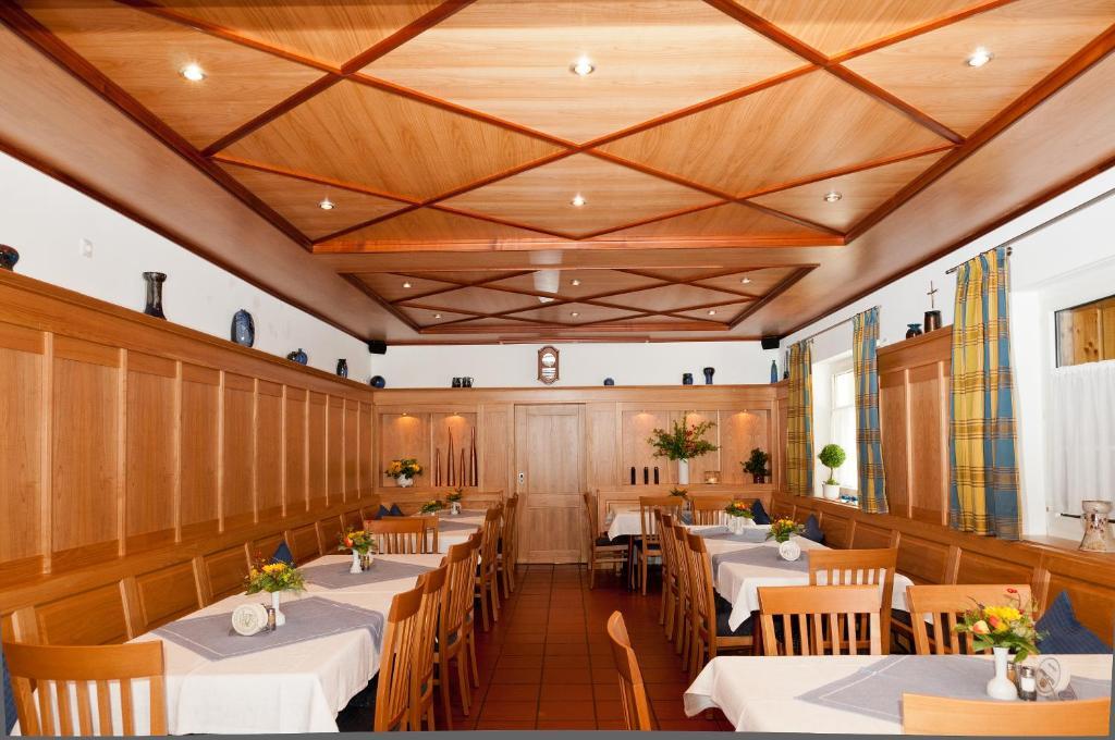 Obertraubling Hotel Gasthof Stocker מראה חיצוני תמונה